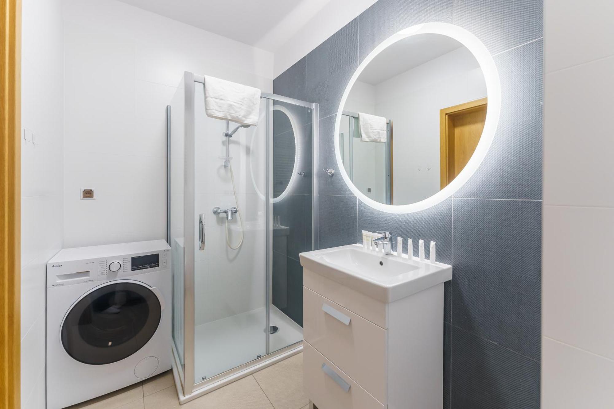 Aquamarina Prima Deluxe Studios With Sea View By Noclegi Renters Miedzyzdroje Bagian luar foto