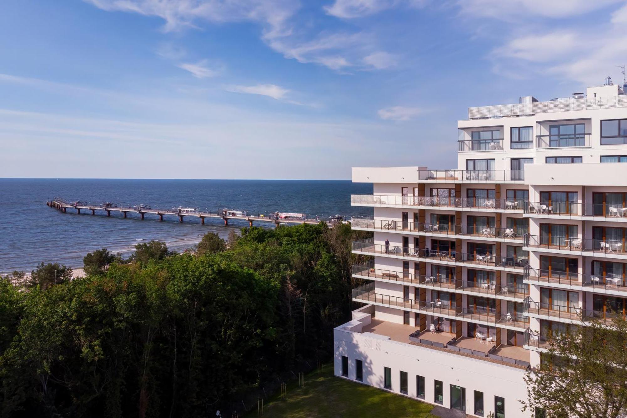Aquamarina Prima Deluxe Studios With Sea View By Noclegi Renters Miedzyzdroje Bagian luar foto